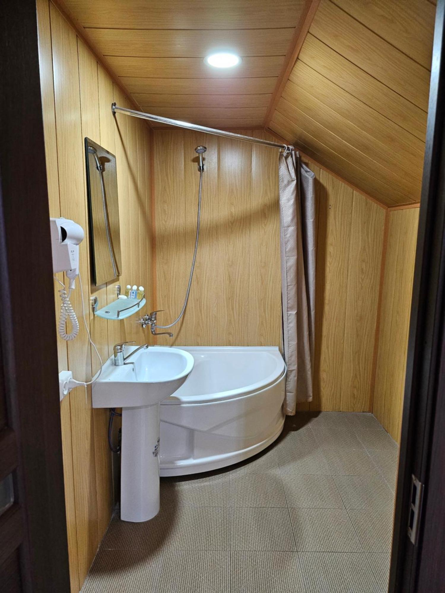 Guest House "Rohat Lux" Samarkand Bagian luar foto
