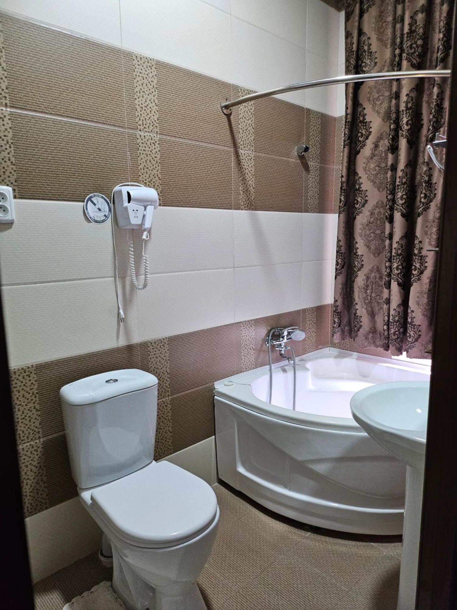 Guest House "Rohat Lux" Samarkand Bagian luar foto