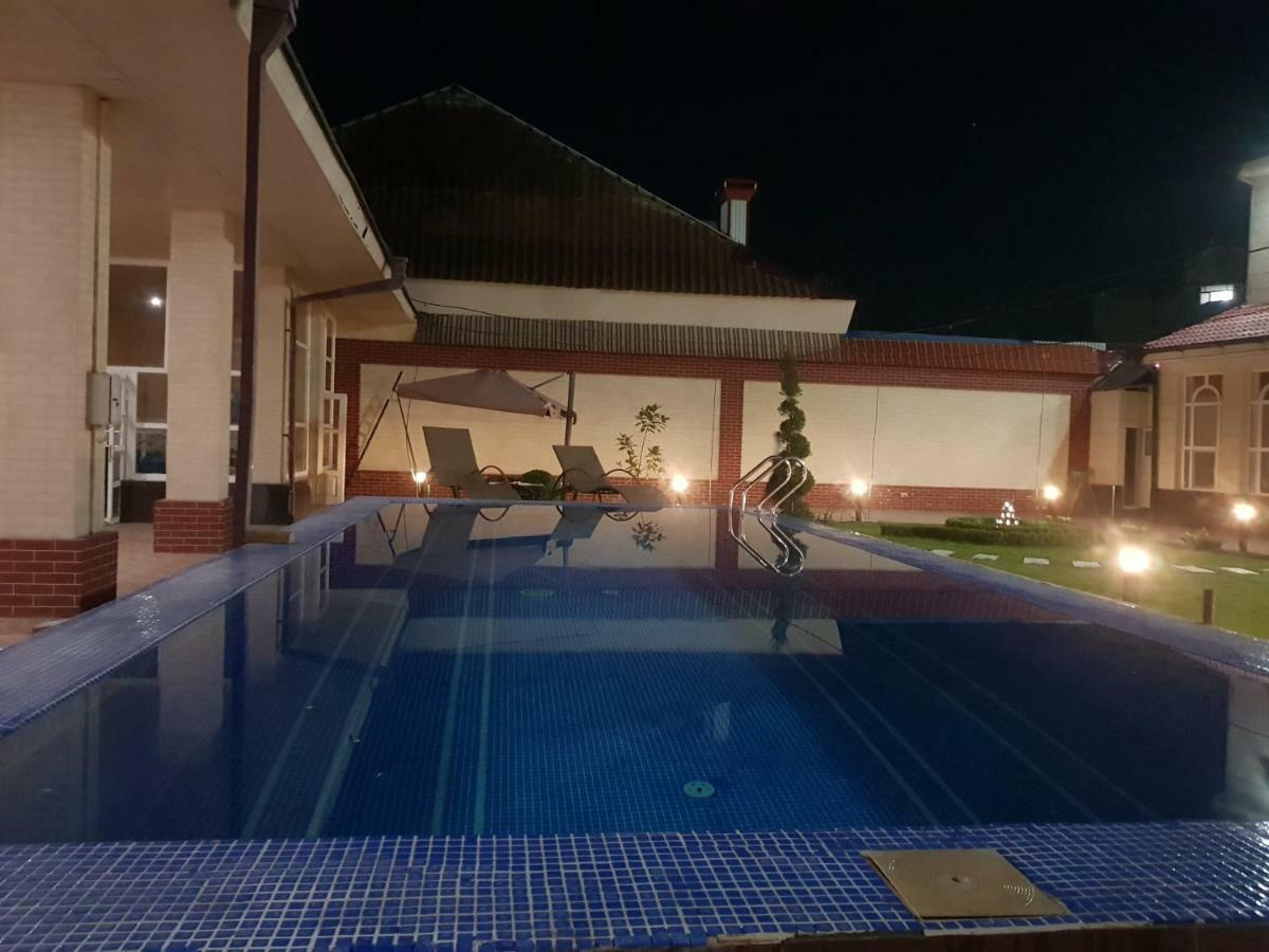 Guest House "Rohat Lux" Samarkand Bagian luar foto