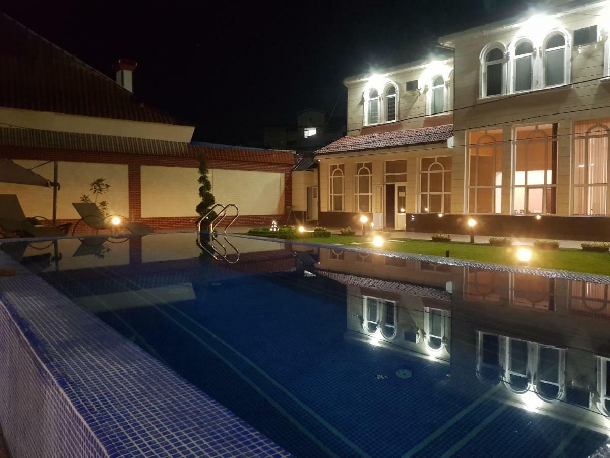 Guest House "Rohat Lux" Samarkand Bagian luar foto